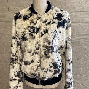Express faux fur animal print bomber jacket. Size S ❤️